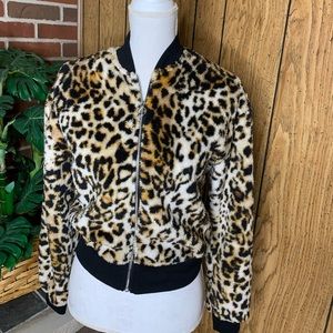 Express like new Sherpa leopard print zip up